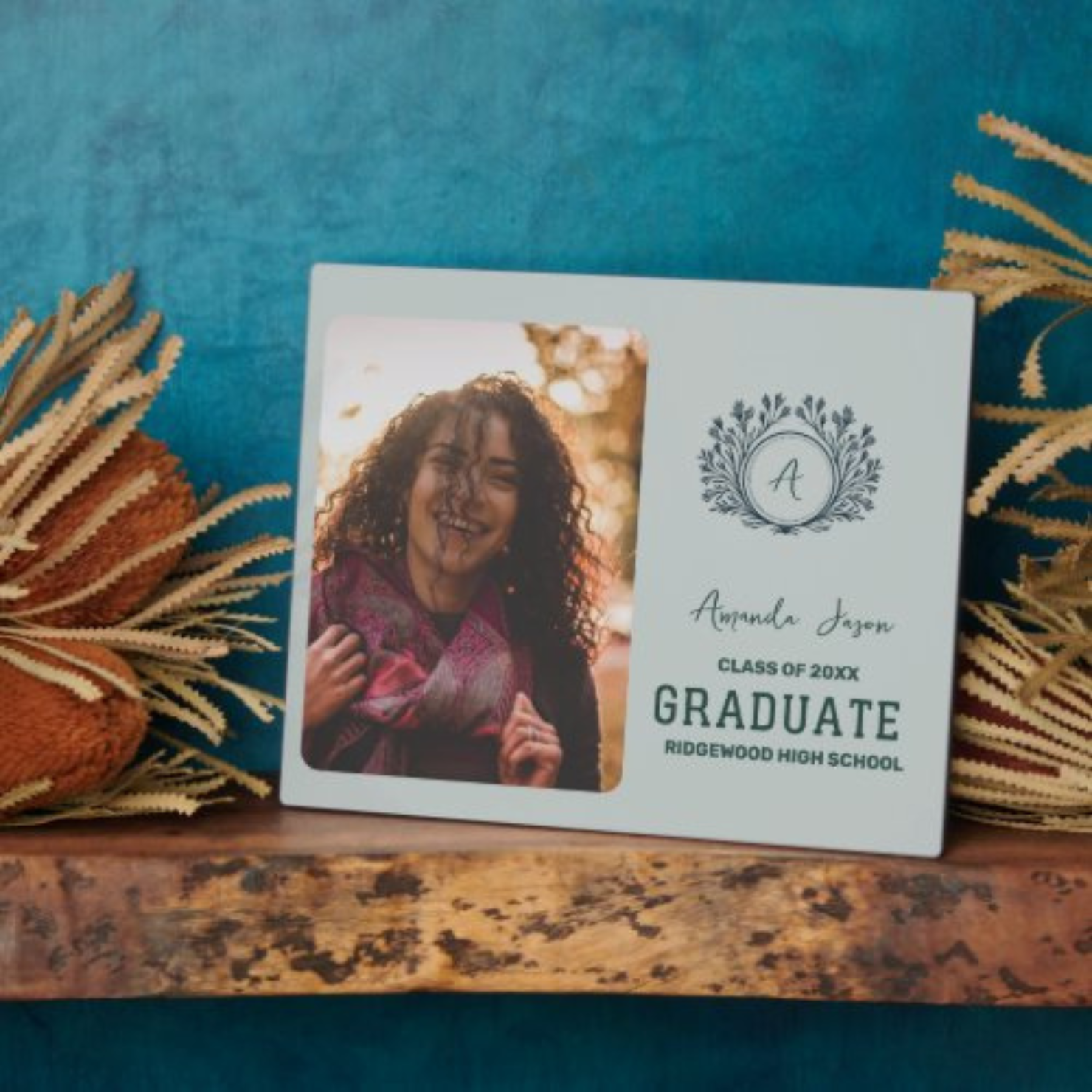 Read more about the article Personalized Graduation Photo Keepsake Plaques That Turn Proud Moments Into Lasting Memories